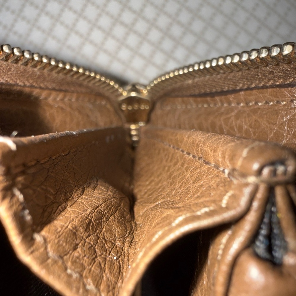 Gucci Tan Leather bamboo tassle with Gold Logo - Picture 10 of 11
